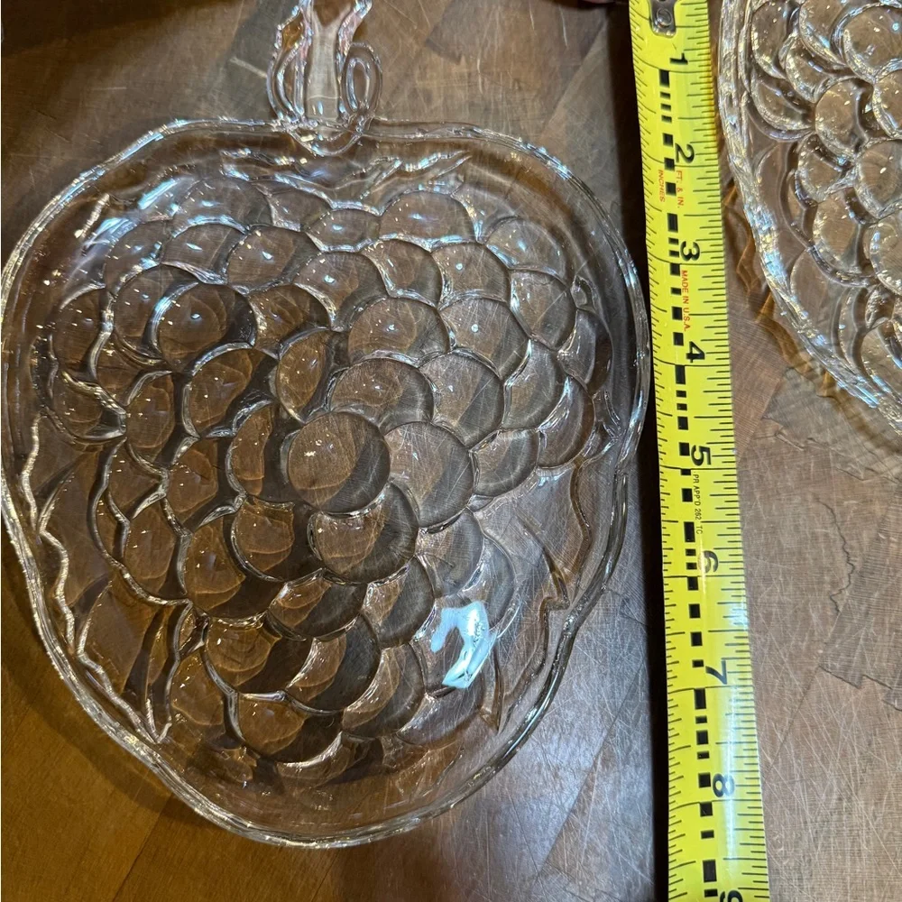 Vintage Clear Pressed Glass Grape Cluster Shaped Plates Serving Dish Set of 6 - Picture 6 of 10